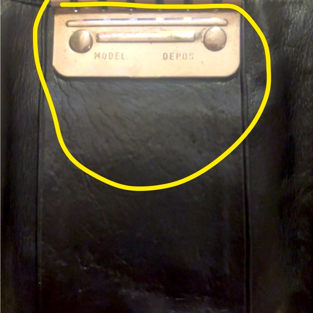 Authentic Prada Keyholder. - Picture 5 of 11